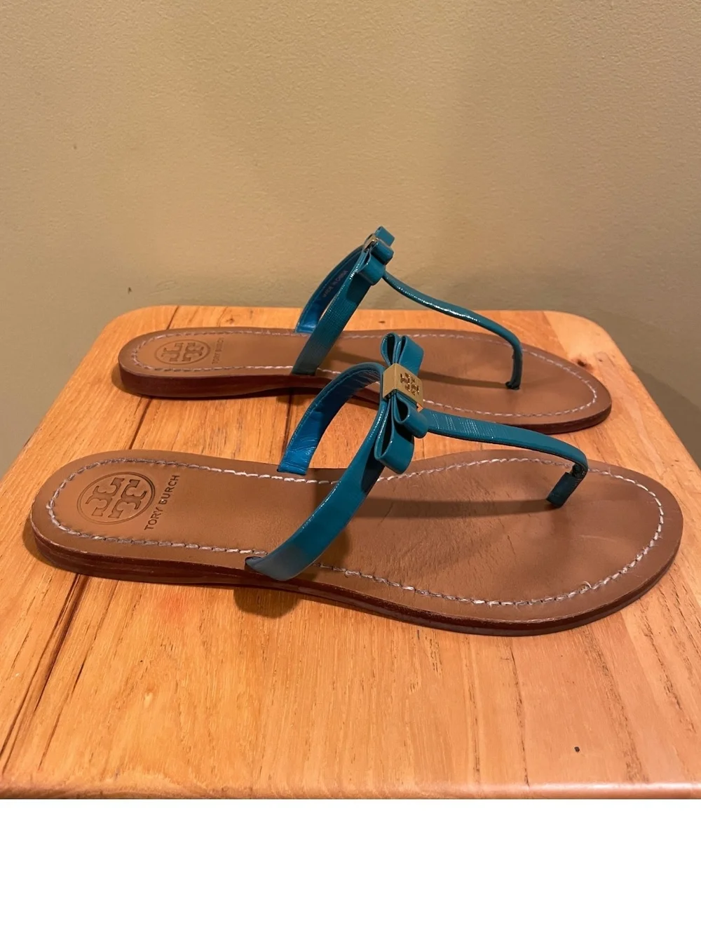 Tory Burch Teal Patent Leather T-Strap Sandals with Logo Accent